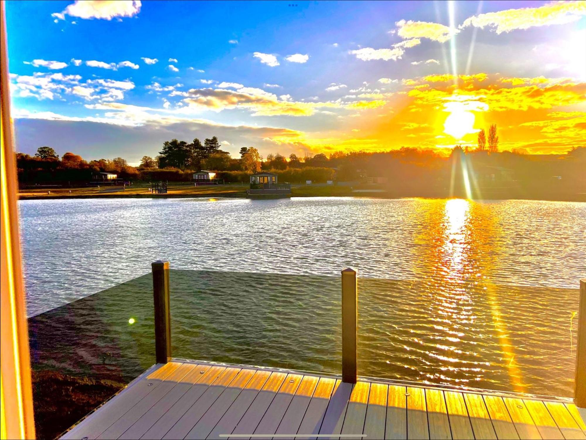 Brackenborough Lakes Resort Лаут Экстерьер фото