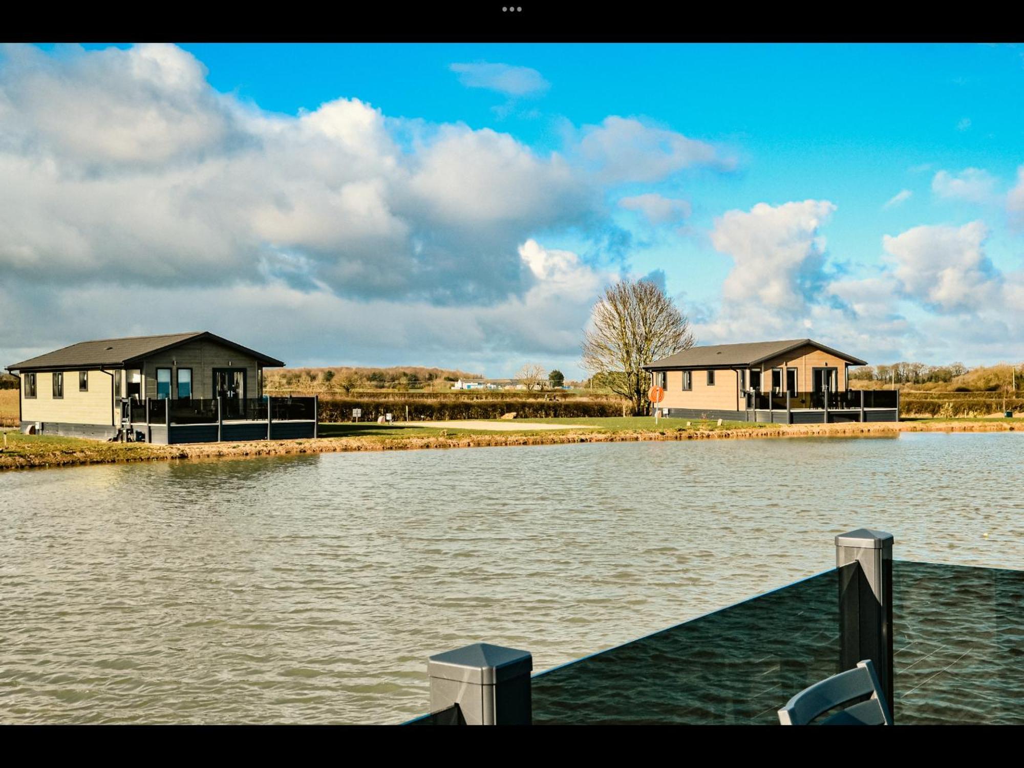 Brackenborough Lakes Resort Лаут Экстерьер фото