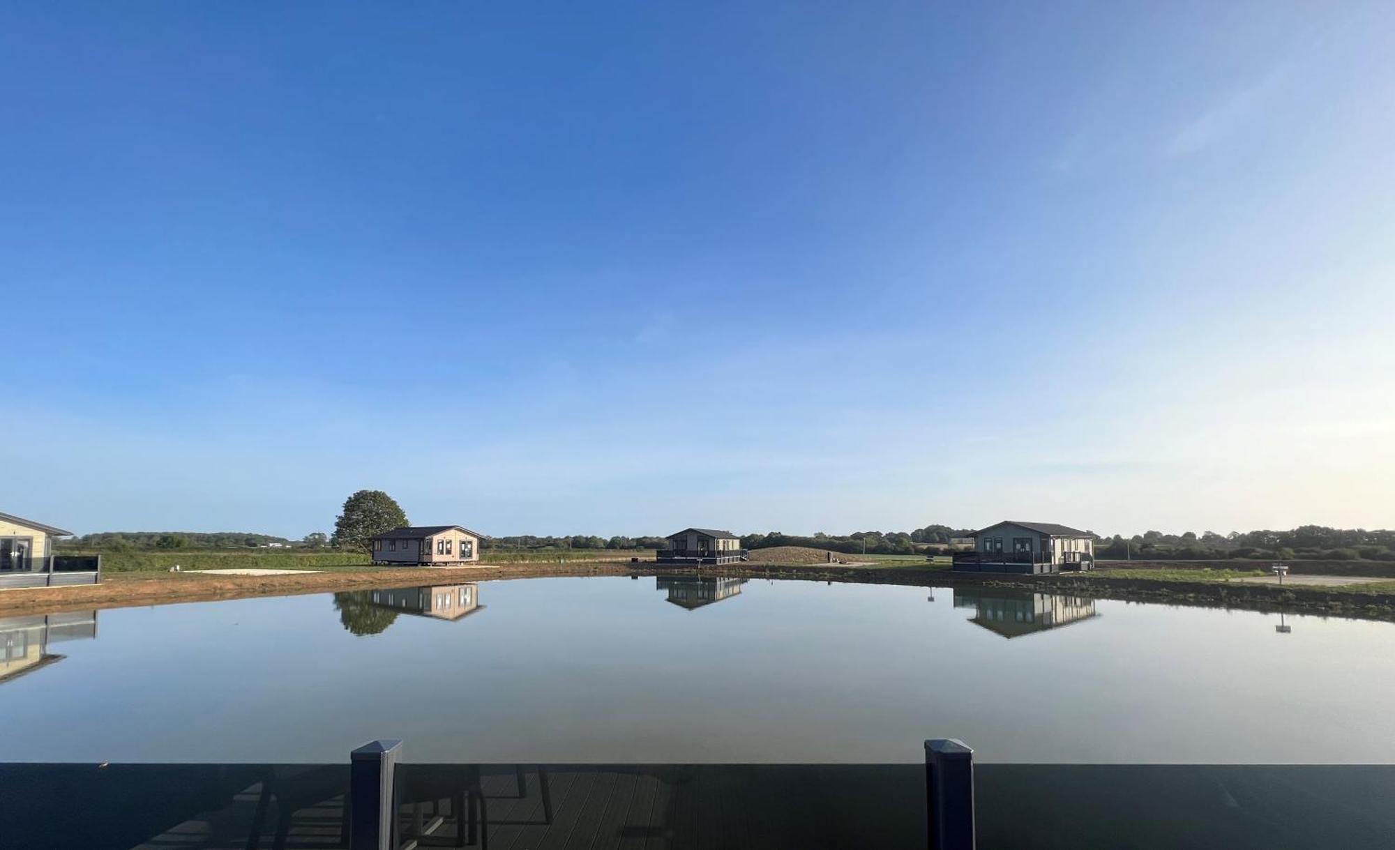 Brackenborough Lakes Resort Лаут Экстерьер фото