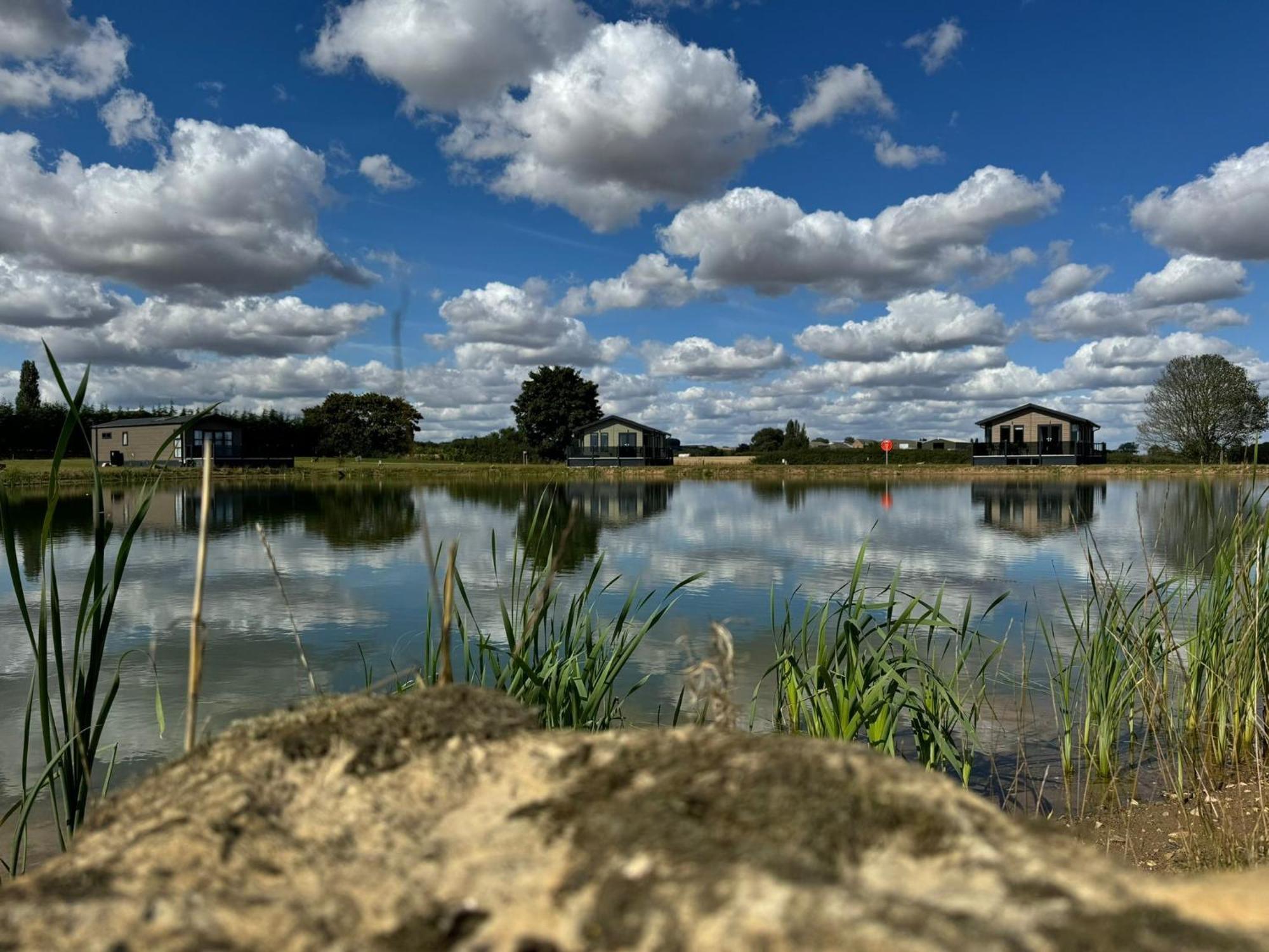 Brackenborough Lakes Resort Лаут Экстерьер фото