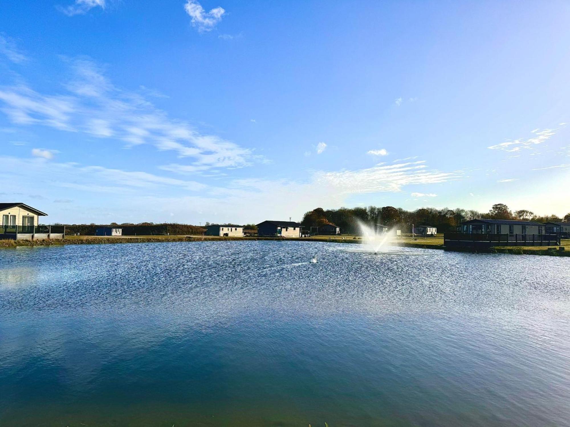 Brackenborough Lakes Resort Лаут Экстерьер фото