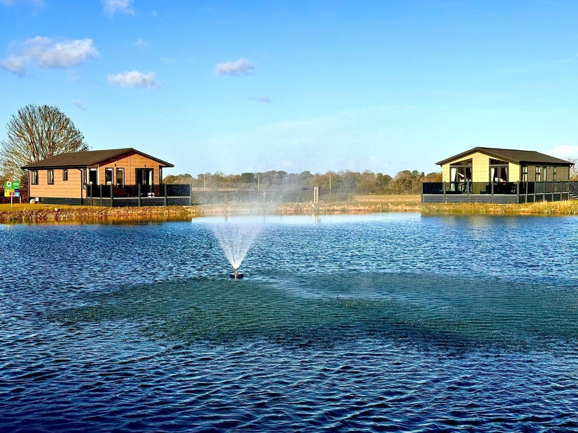 Brackenborough Lakes Resort Лаут Экстерьер фото